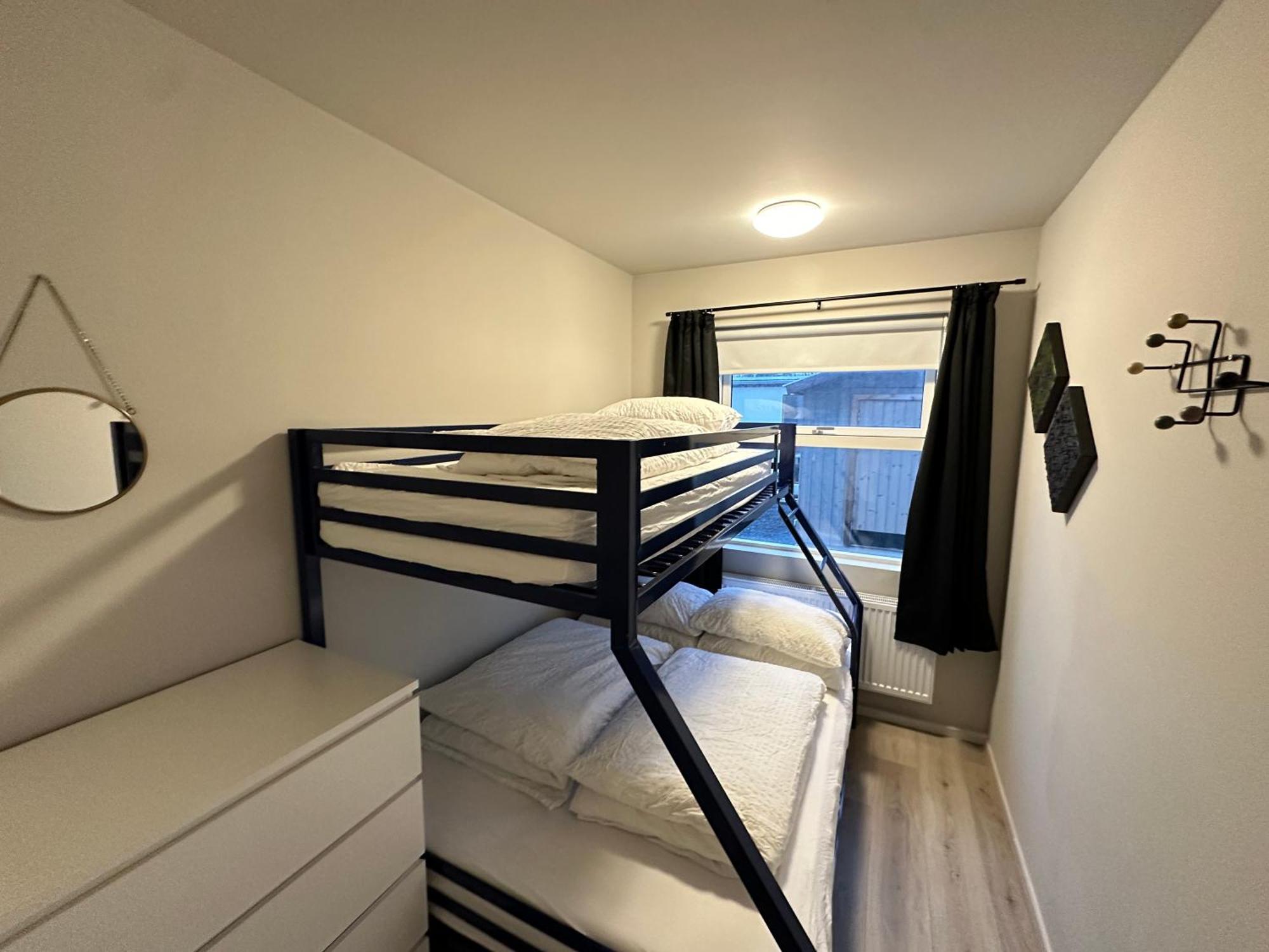 Spacious And Family Friendly Apartment In Kopavogur Reykjavík Zewnętrze zdjęcie