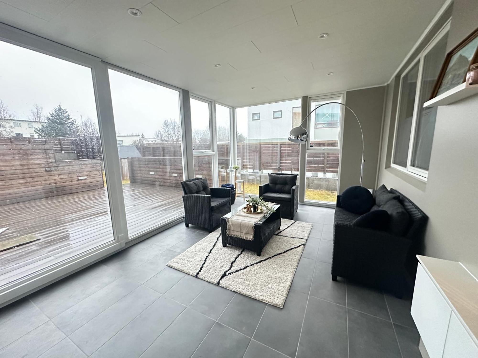 Spacious And Family Friendly Apartment In Kopavogur Reykjavík Zewnętrze zdjęcie